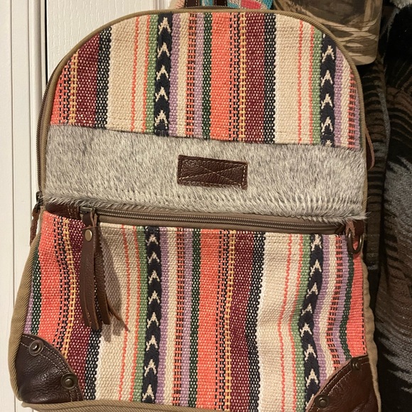 Myra cowhide book bag - Picture 3 of 4